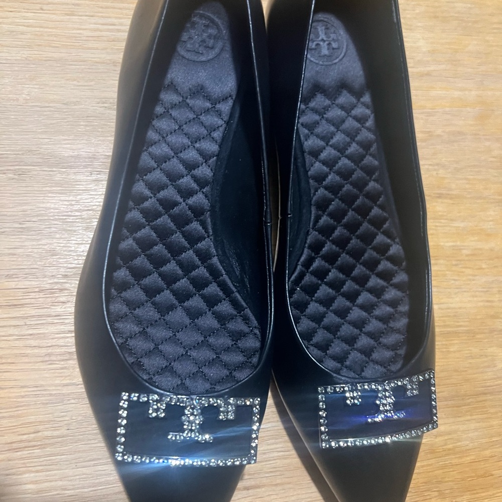 TORY BURCH GIGI 55MM EMBELLISHED
POINTY TOE PUMP BLACK size 8.5 women New - Picture 2 of 14